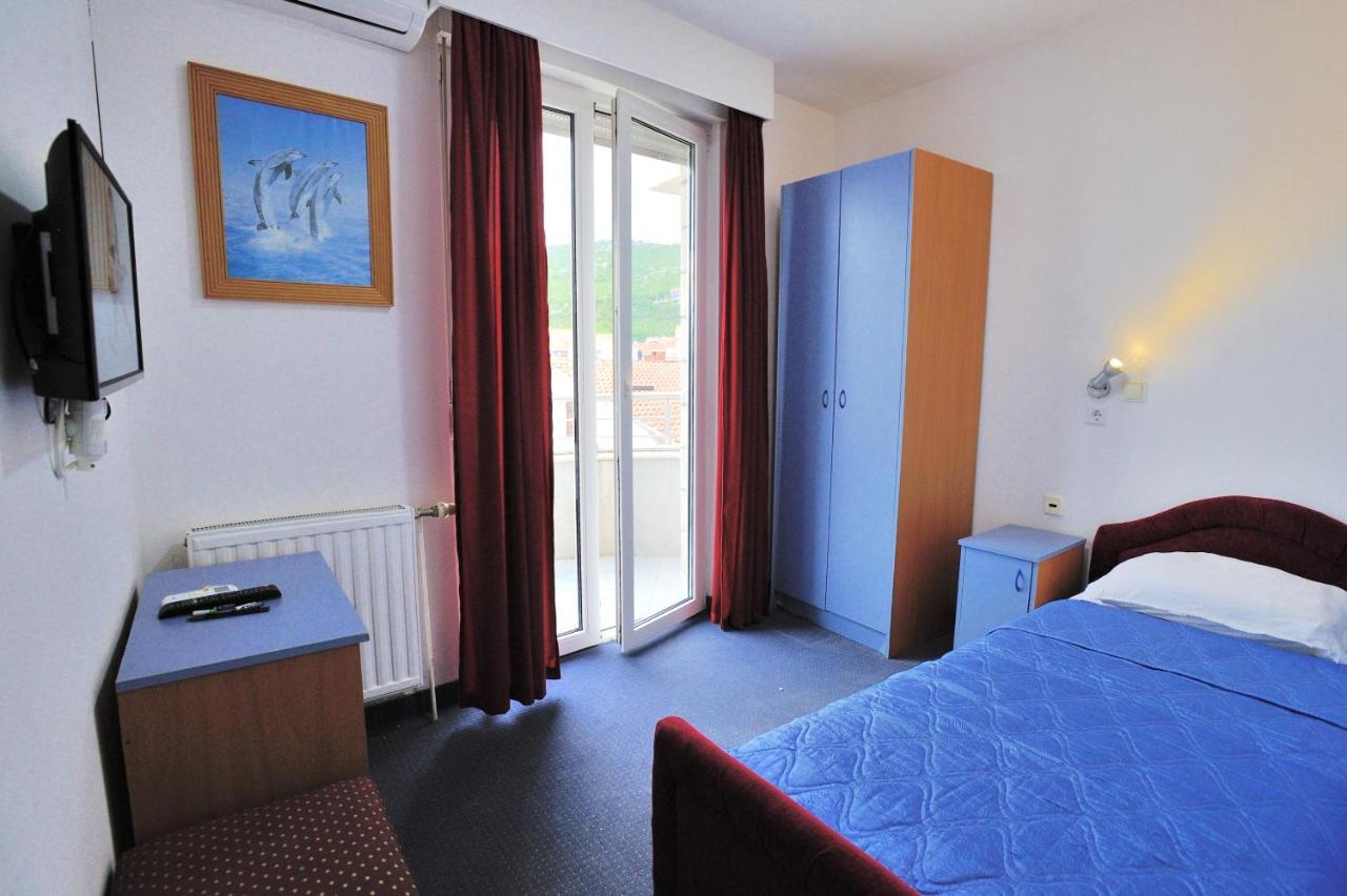 Hotel Lav Неум Екстериор снимка