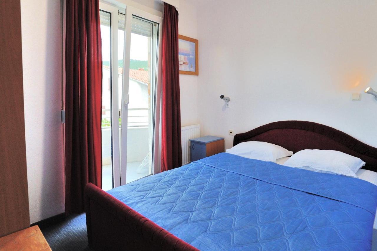 Hotel Lav Неум Екстериор снимка