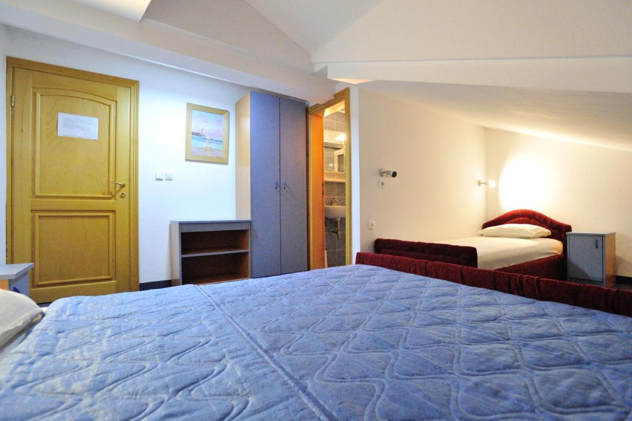 Hotel Lav Неум Екстериор снимка