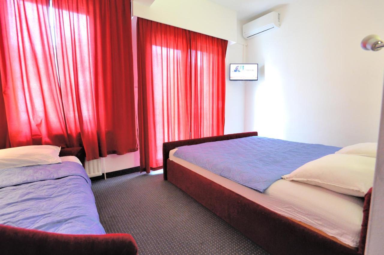 Hotel Lav Неум Екстериор снимка