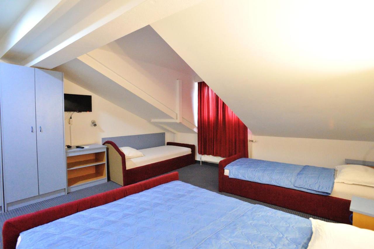 Hotel Lav Неум Екстериор снимка