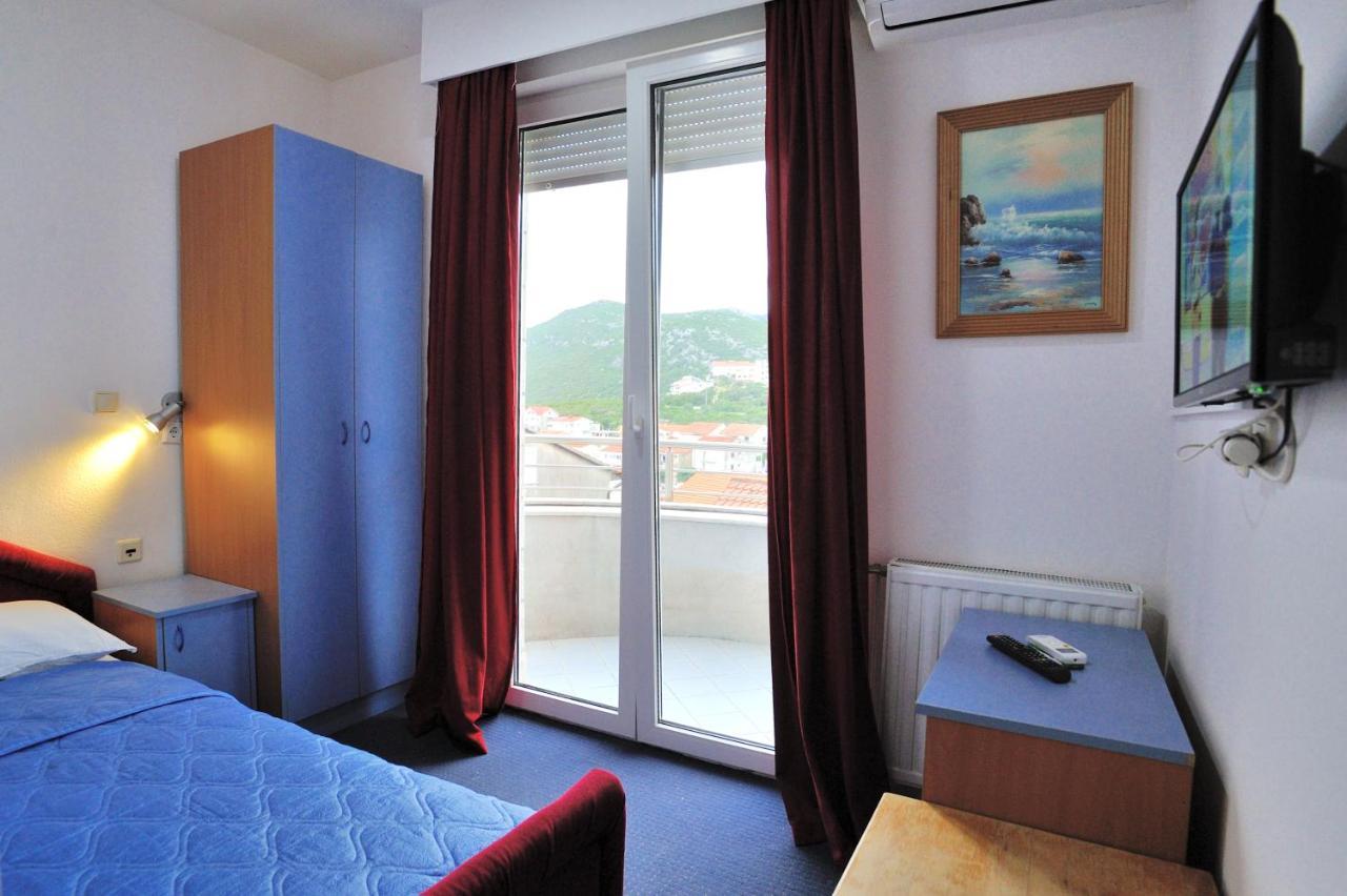 Hotel Lav Неум Екстериор снимка