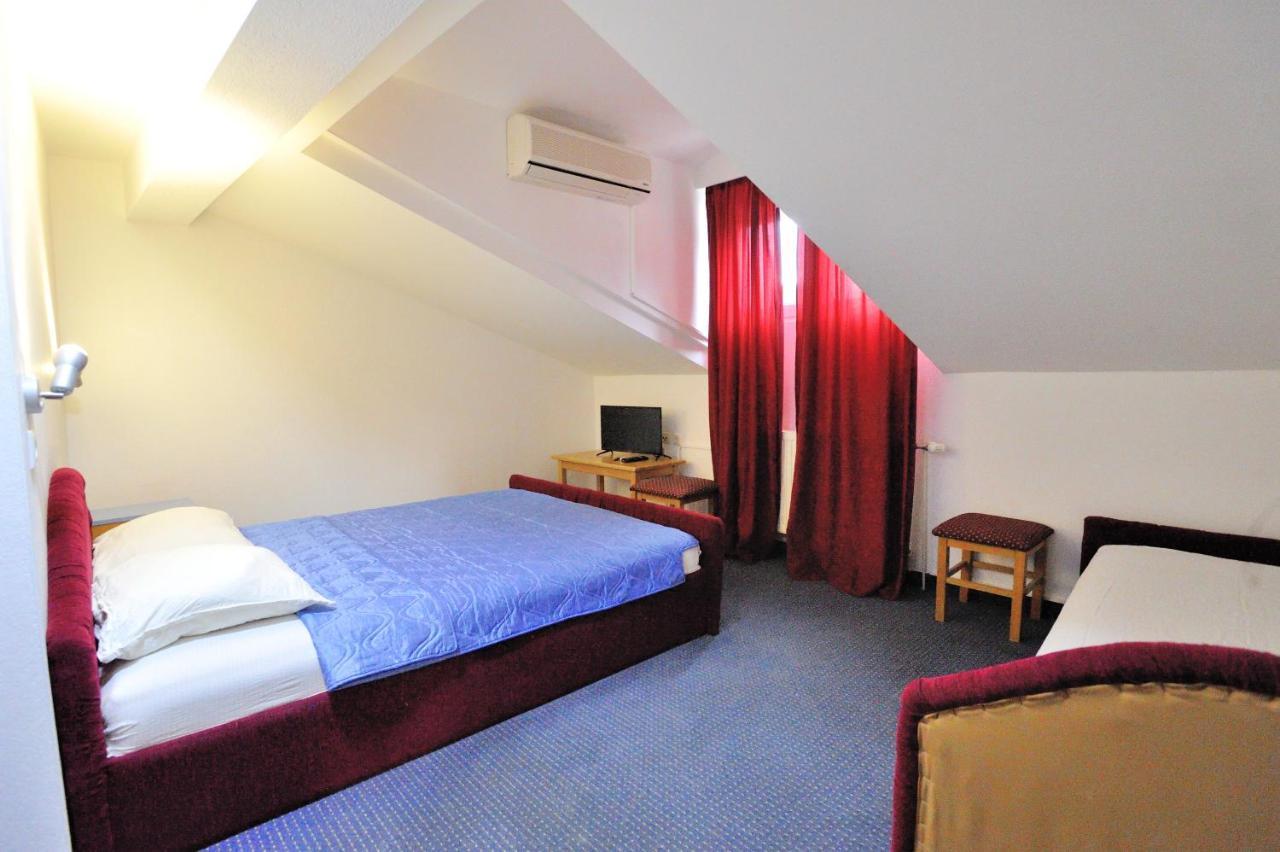 Hotel Lav Неум Екстериор снимка
