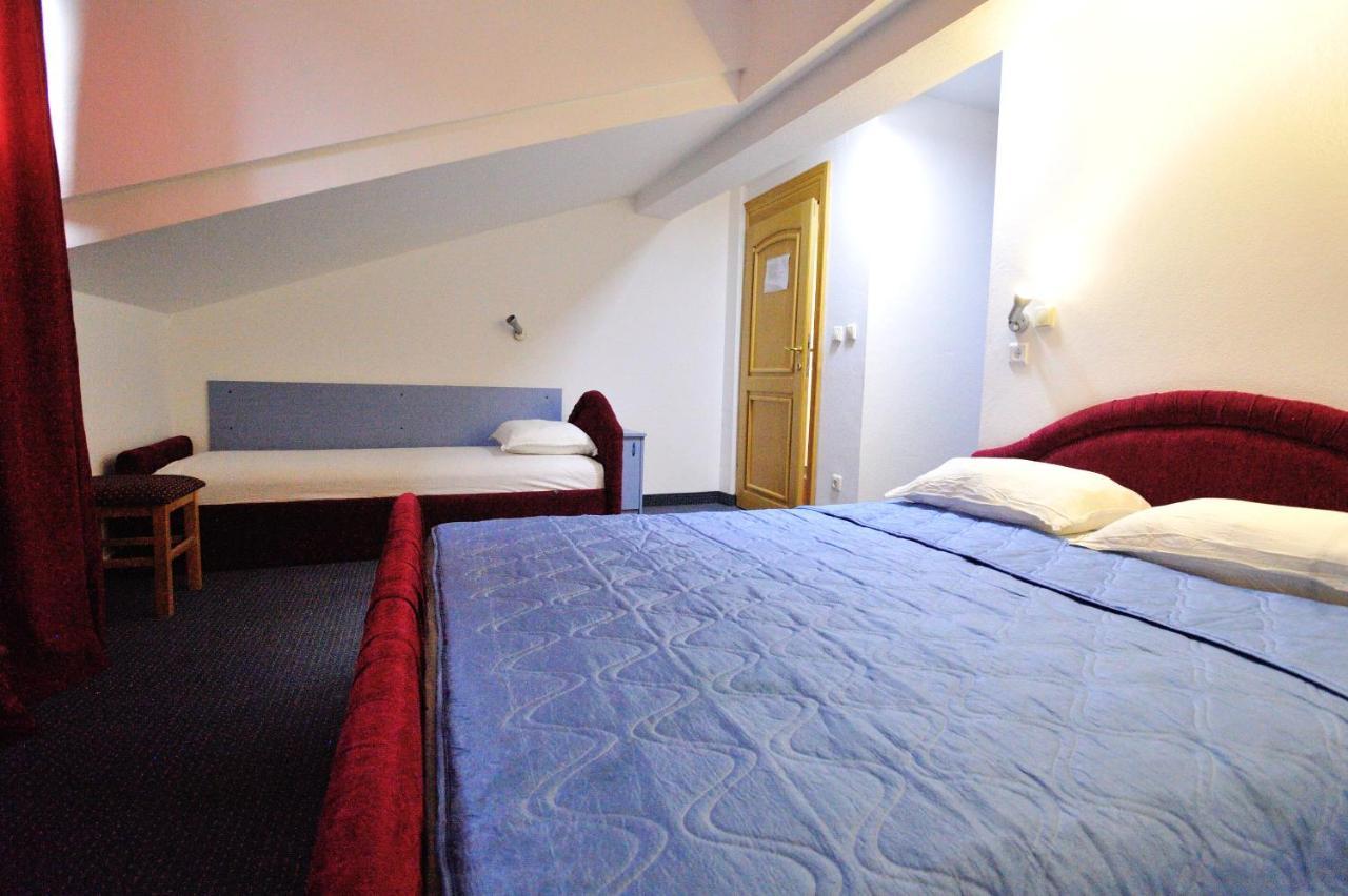 Hotel Lav Неум Екстериор снимка